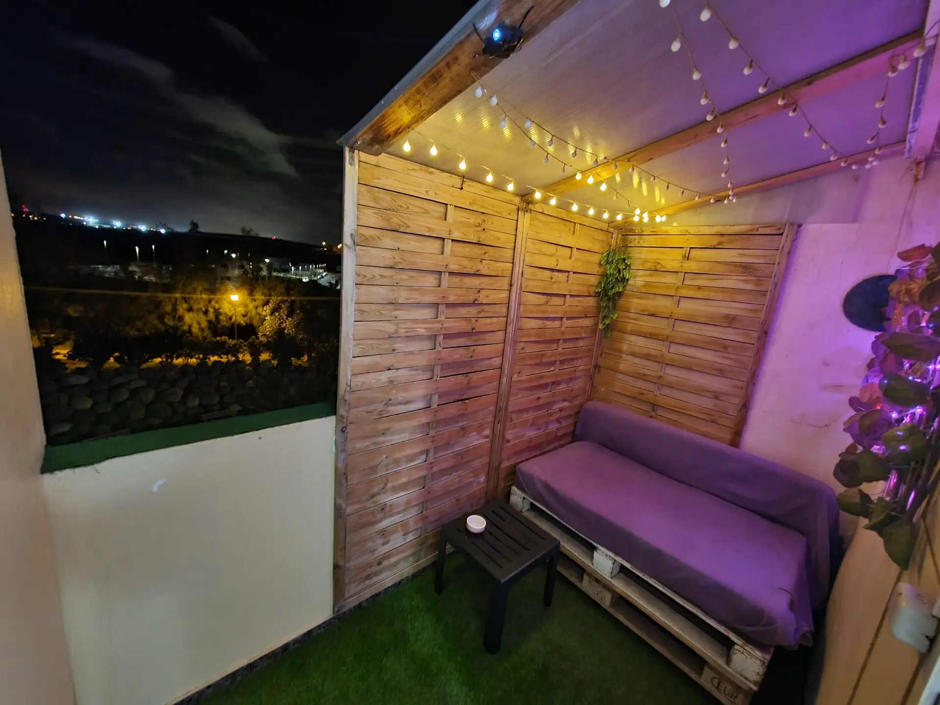 Burrero_beach_stay_Sunshine_balcony_1
