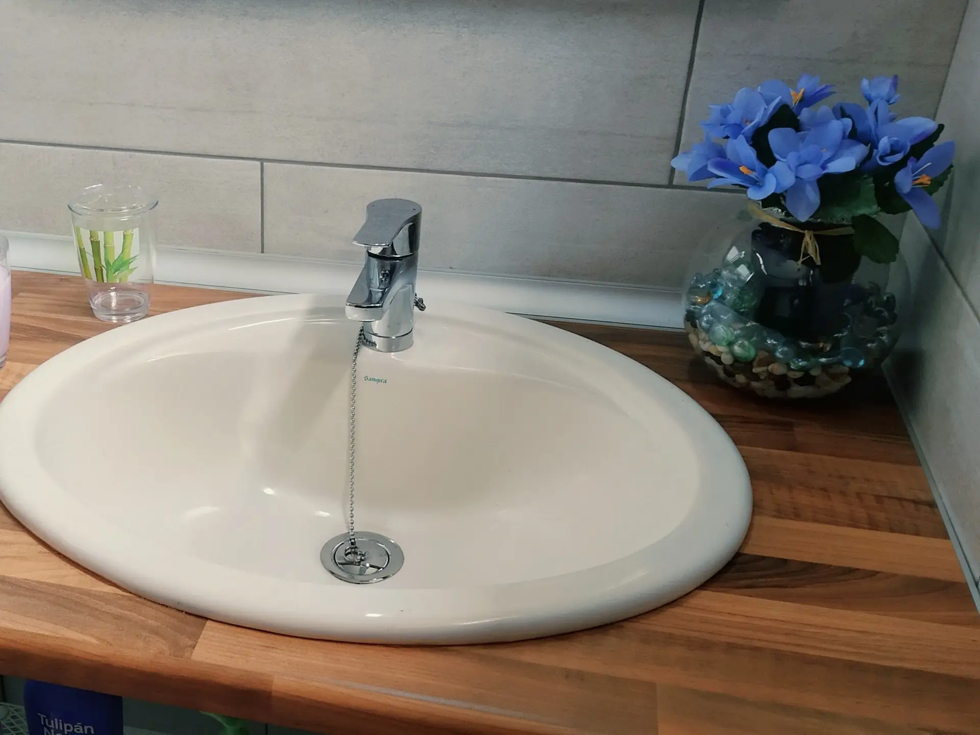 Burrero_beach_stay_Sunshine_bathroom